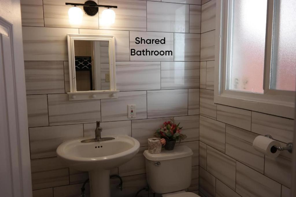 The Beach Waikiki Boutique Hostel Гонолулу Номер фото