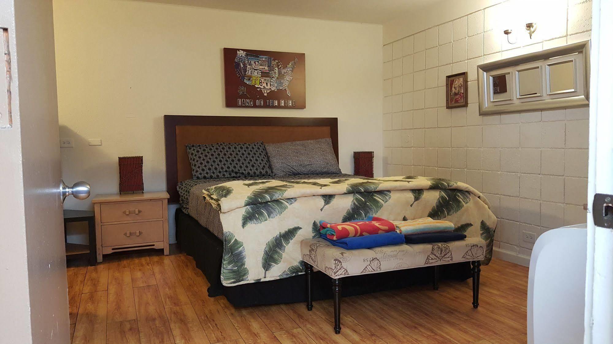 The Beach Waikiki Boutique Hostel Гонолулу Экстерьер фото