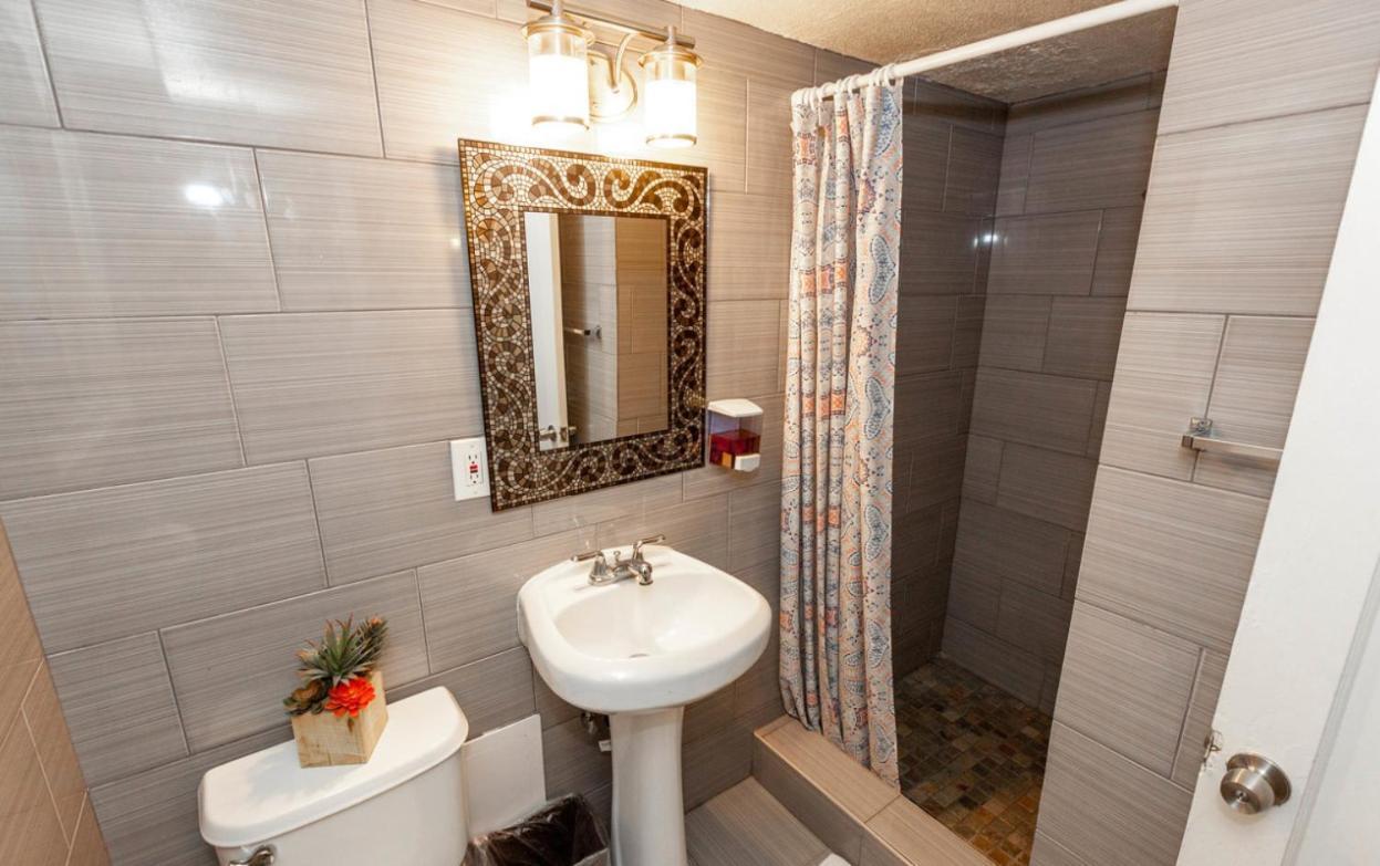 The Beach Waikiki Boutique Hostel Гонолулу Экстерьер фото