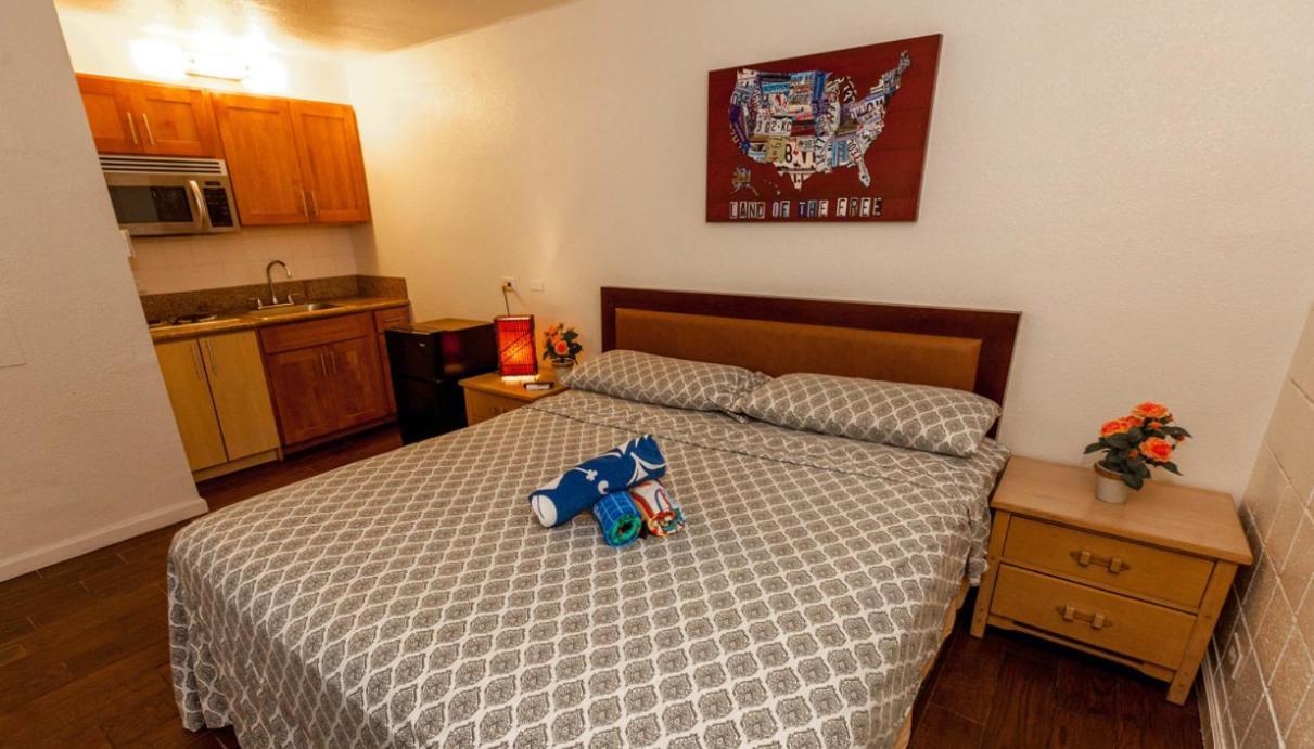 The Beach Waikiki Boutique Hostel Гонолулу Экстерьер фото