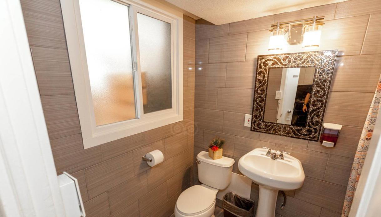The Beach Waikiki Boutique Hostel Гонолулу Экстерьер фото